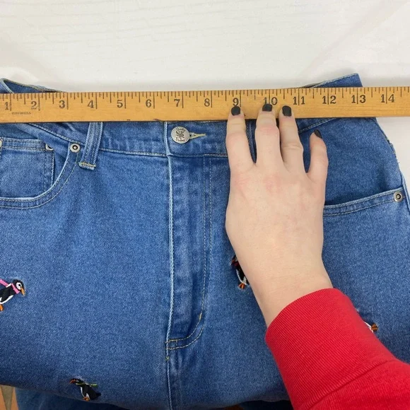 Vintage Embroidered Penguin High Rise Jeans by Quacker Factory 26/27” Waist - Picture 9 of 13